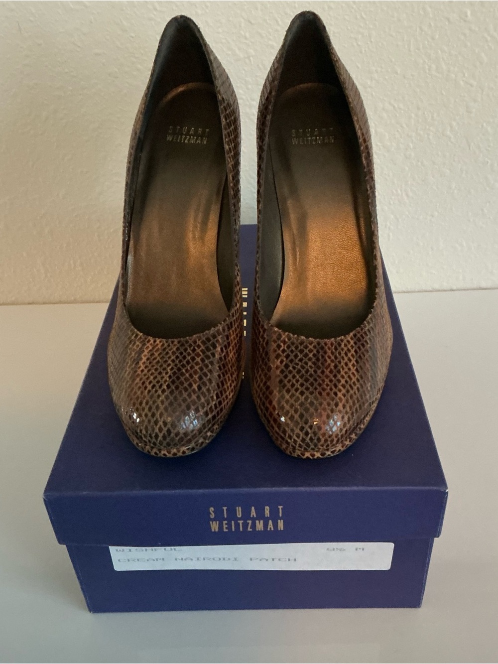 Stuart Weitzman Snakeskin Print Pumps Heels Size 8.5 Leather